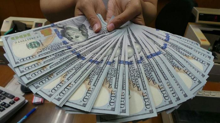 Dolar AS Mulai Turun ke Rp 14.030